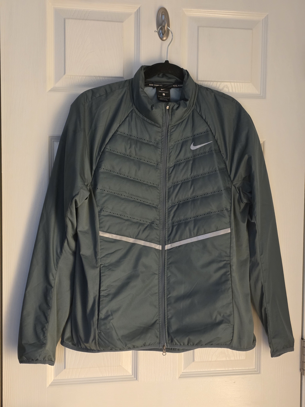 Nike Aeroloft Women's Full-Zip Performance Jacket - Large